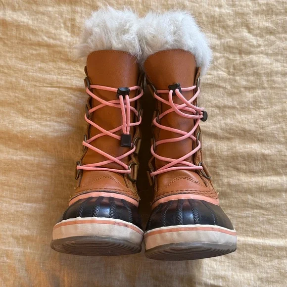 Sorel kids Joan of Arctic Boots - Picture 4 of 17